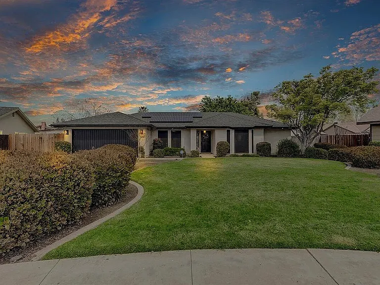 1828 E Seeger Ct — Photo 1