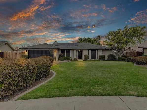 1828 E Seeger Ct, Visalia, CA 93292