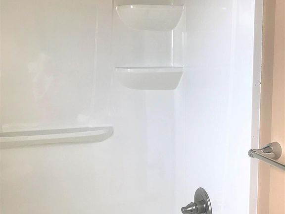 5th image of 726 Oliver St APT 3