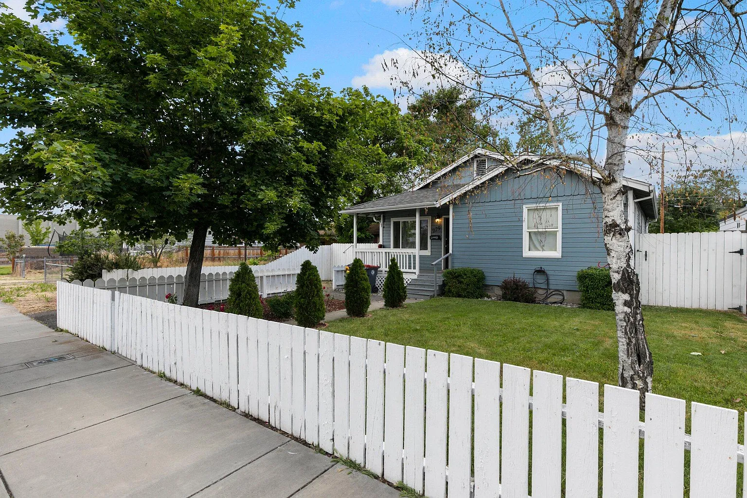 929 Jasper St photo 1