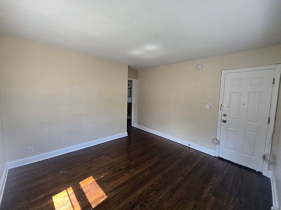 5th image of 121 Victor St Floor 1