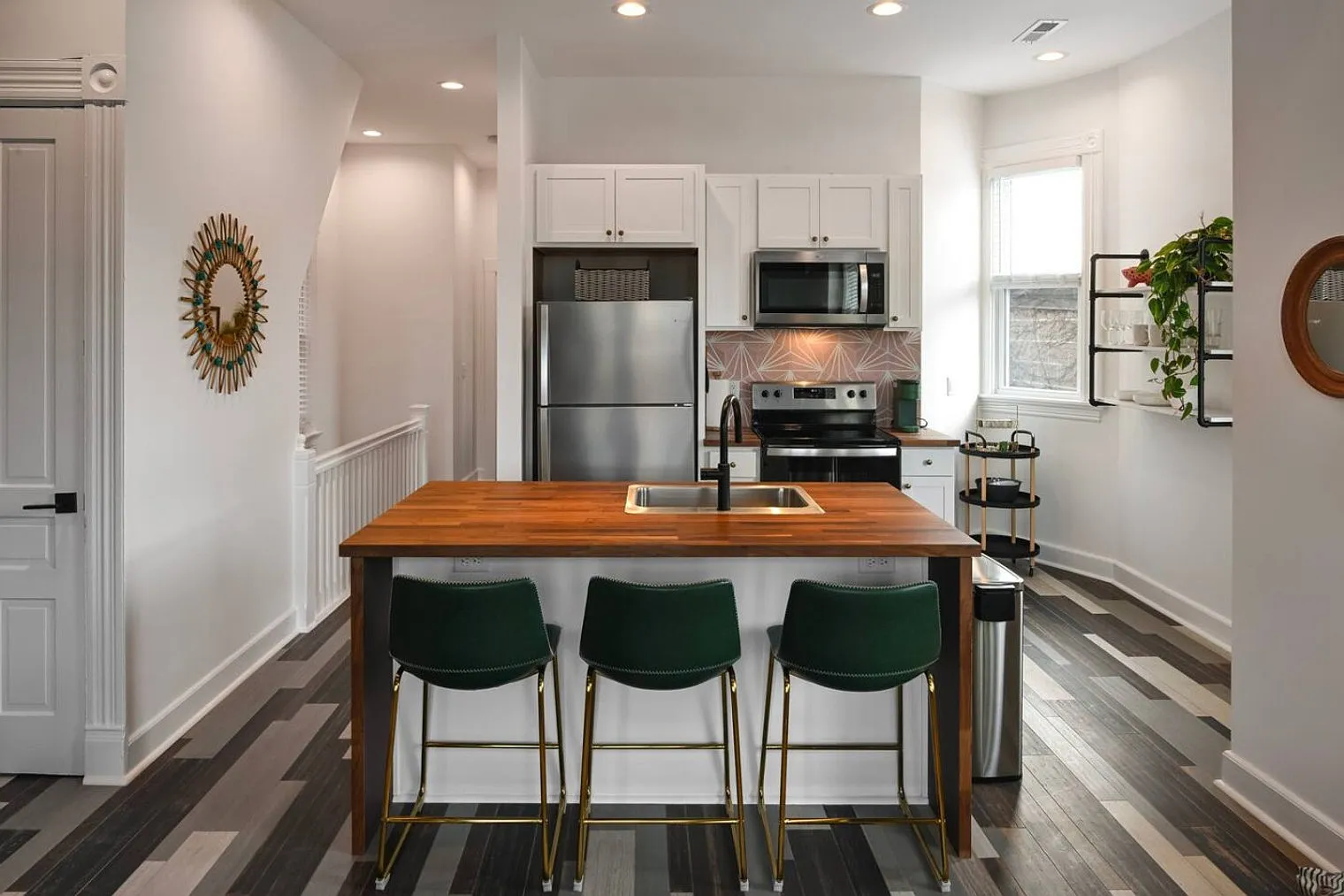 1 bed, 1.0 bath, $1,981 — Photo 4