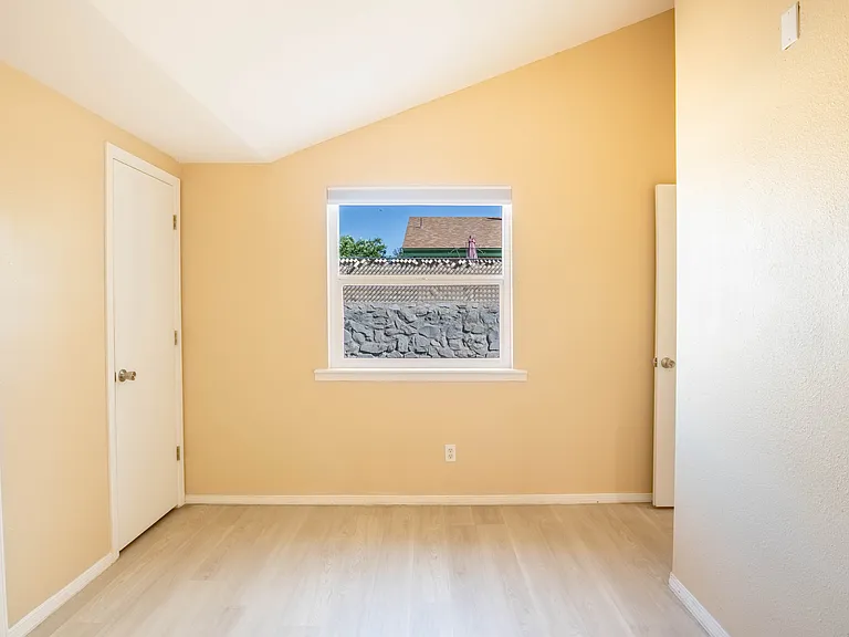 623 Paula Pl — Photo 5