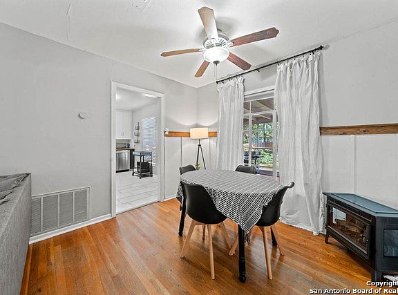5th image of 207 CONWAY DR