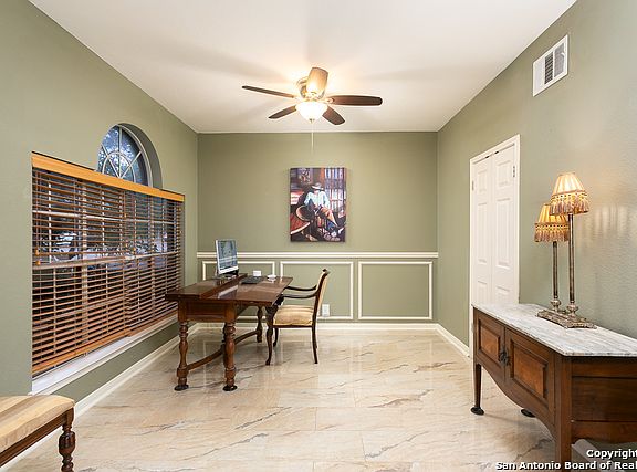 3rd image of 7915 Rockrimmon