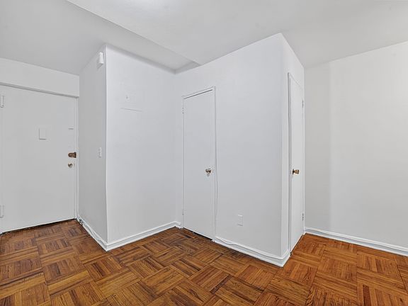 3rd image of 222 N Broadway APT 3D