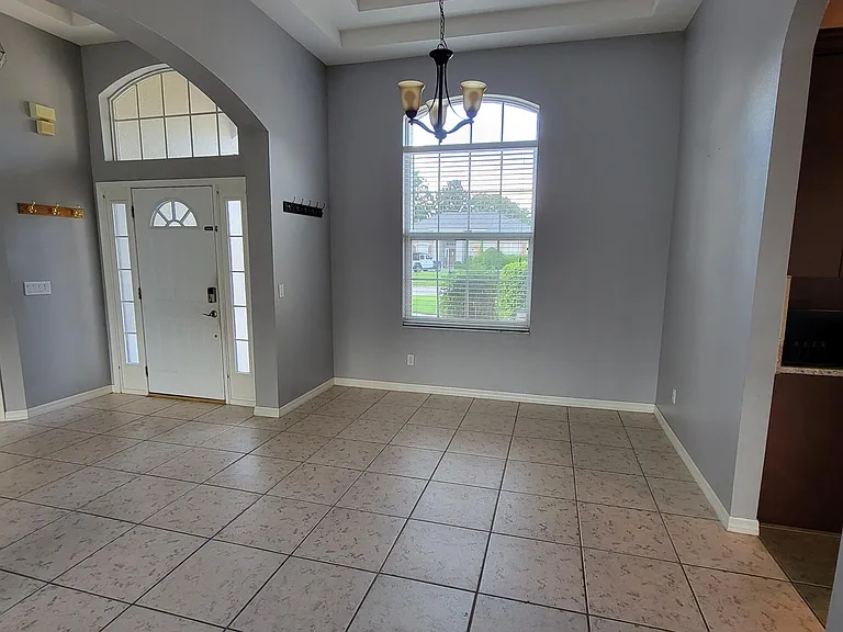 9841 Montclair Cir — Photo 2