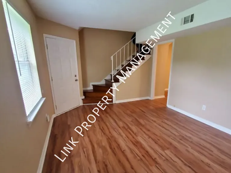 4911 Marylin Ln #B — Photo 2