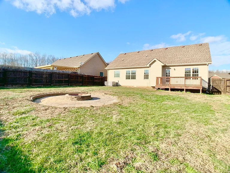 842 Shelton Cir — Photo 28