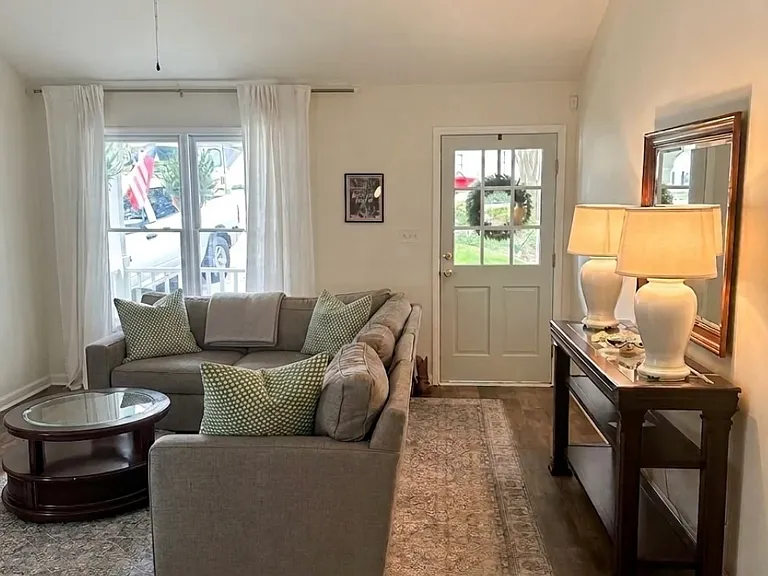 2901 Bannf Ct — Photo 4