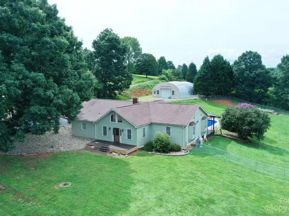 1311 Duckworth Dr, Morganton, NC 28655