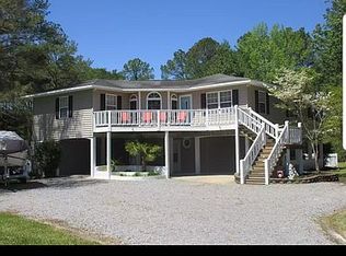 830 Swan Point Rd, Washington, NC 27889