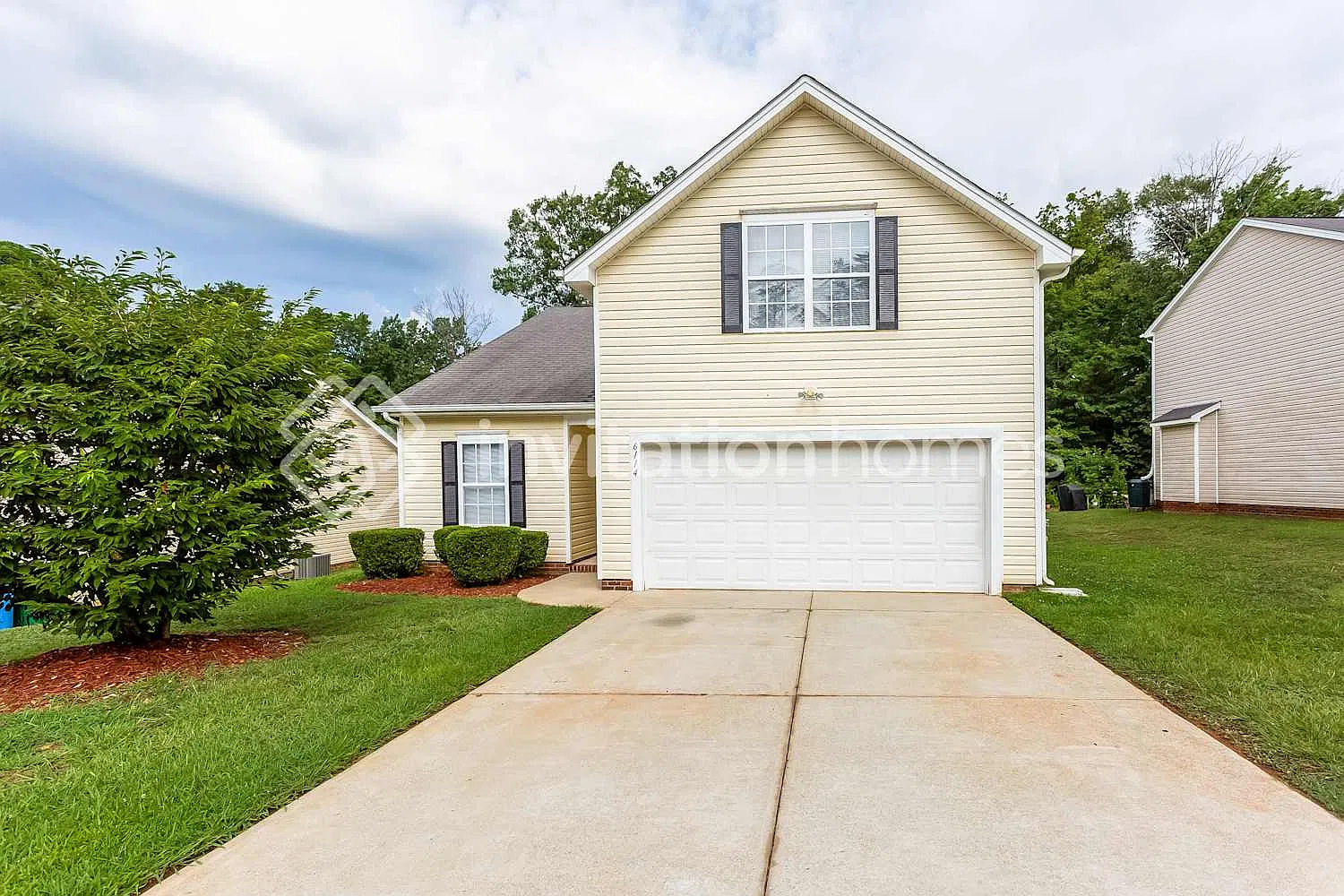 6114 Sid Crane Dr Charlotte, NC 28216 — Photo 1