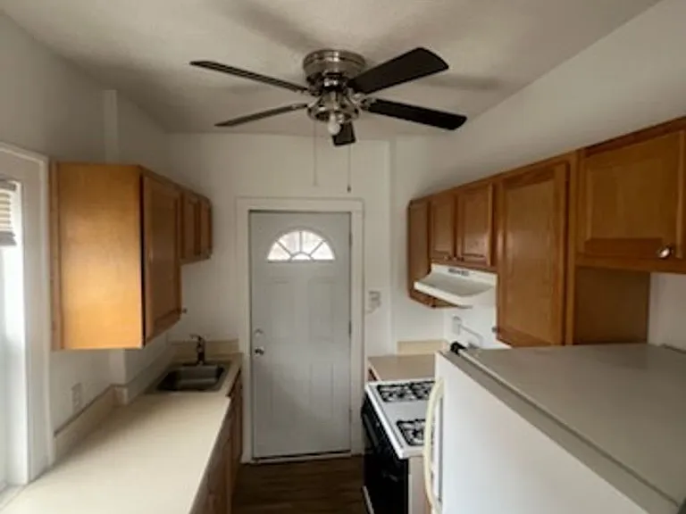 9605 Lorain Ave — Photo 8