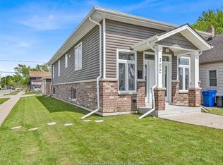 702 Lesperance Rd, Tecumseh, ON N8N1W7