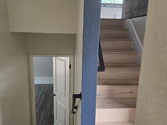 4th image of 2113 Birch Cir