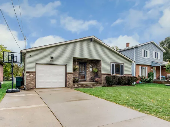 5751 Joshua St, Lansing, MI 48911