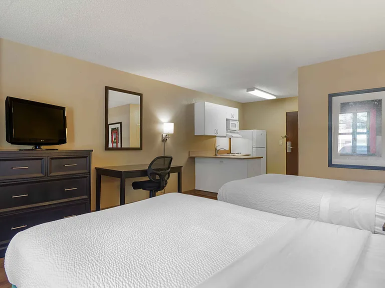 Studio Suite - 2 Full Beds