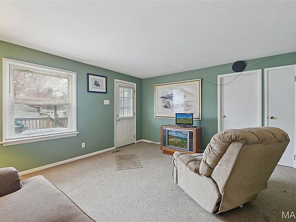 3rd image of 7829 Utica Dr
