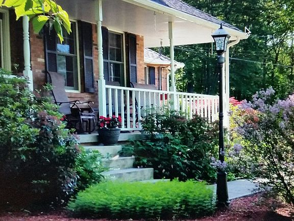 5th image of 390 Quarry Dr