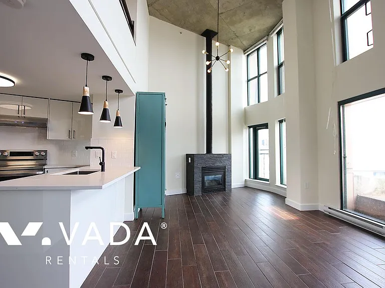 22 Cordova St E #808 — Photo 4