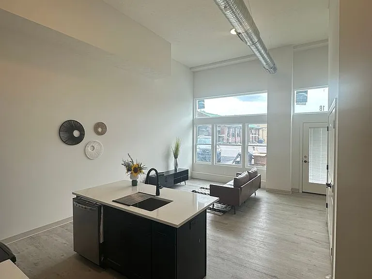 350 N Main St — Photo 32