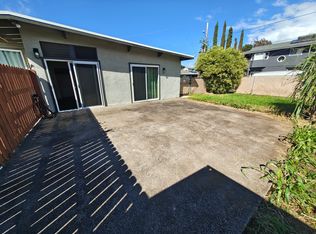 1075 Mahanani Pl #B, Makawao, HI 96768