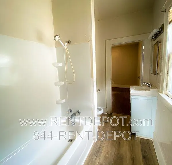 1415 E Indiana St — Photo 9