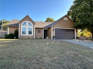 209 E Old Farmington Rd, Farmington, AR 72730