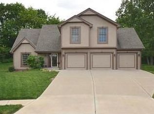 6430 NW Forest Ct, Parkville, MO 64152