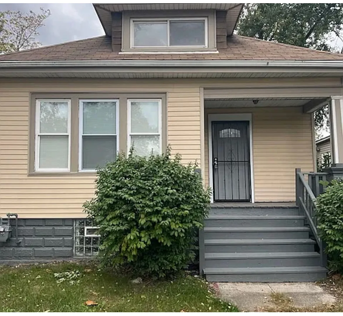 12242 S Normal Ave photo 1