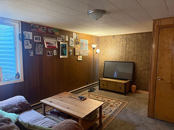 4th image of 904 W Lamme St Unit 2
