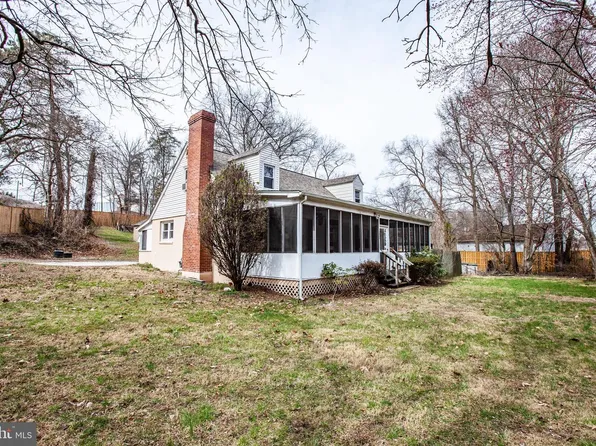18304 Old Triangle Rd, Triangle, VA 22172