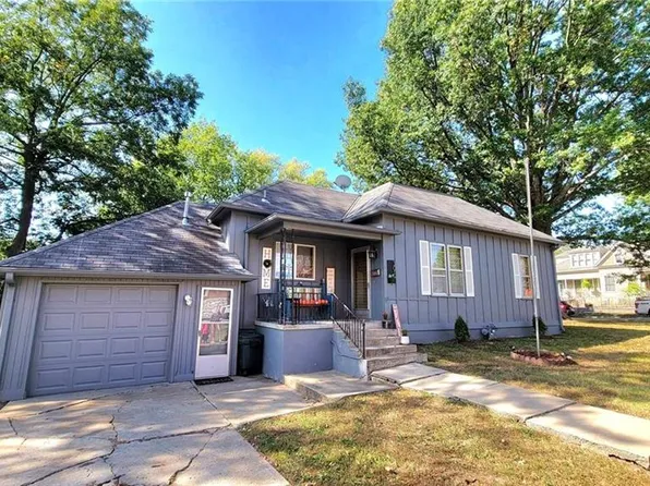 301 S Pearl St, Paola, KS 66071