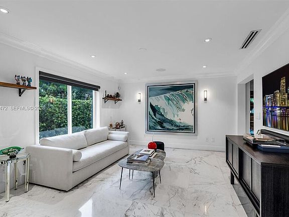 5th image of 1030 Manati Ave