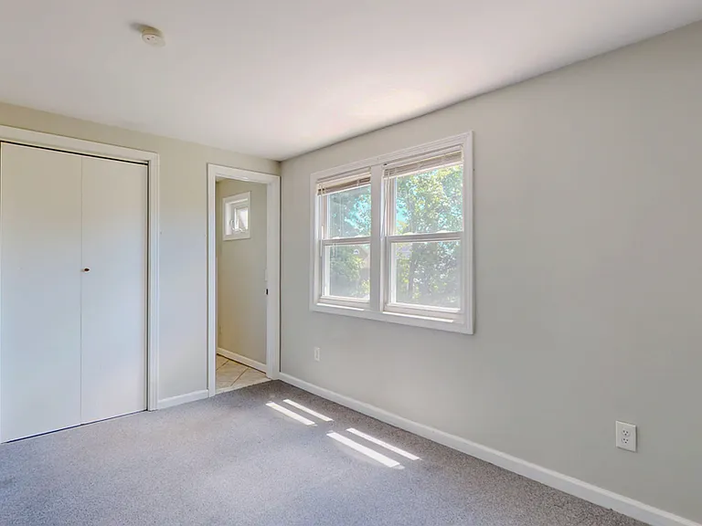 677 Garfield Ave — Photo 20