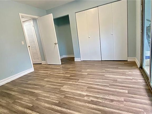 5th image of 90 Upminster Dr #D