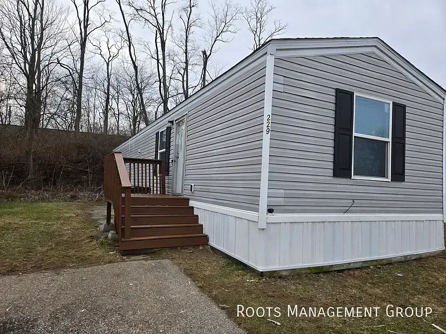 1st image of 229 Robin Dr #229