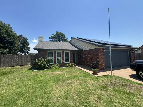 133 N Greenleaf Ct, Enid, OK 73703