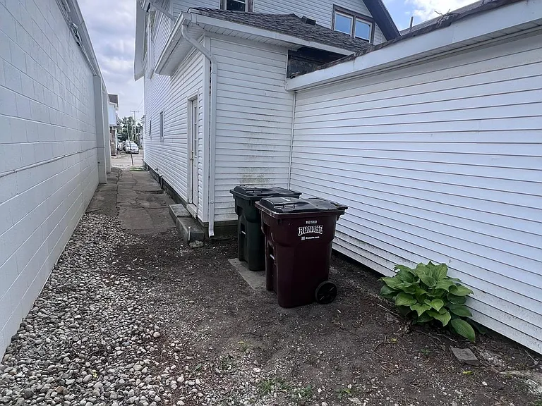 508 W High St — Photo 18