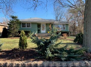 4623 Roslyn Rd, Downers Grove, IL 60515