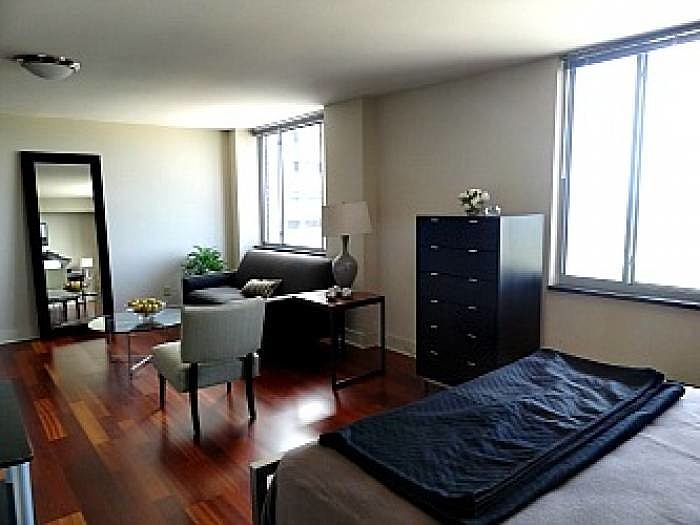 2nd image of 600 E 8th St APT 9E