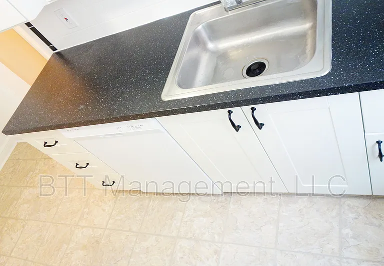 812 Greenwood Cir #4 — Photo 21