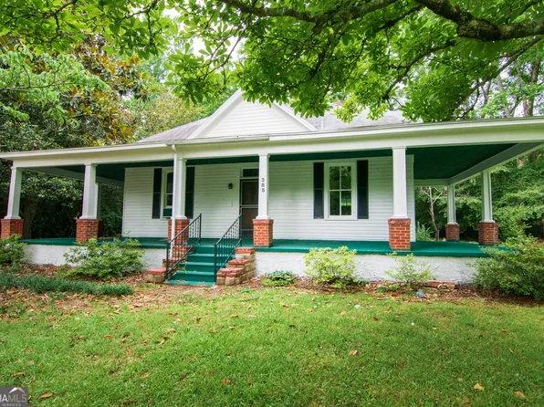 385 Chipley St, Pine Mountain, GA 31822