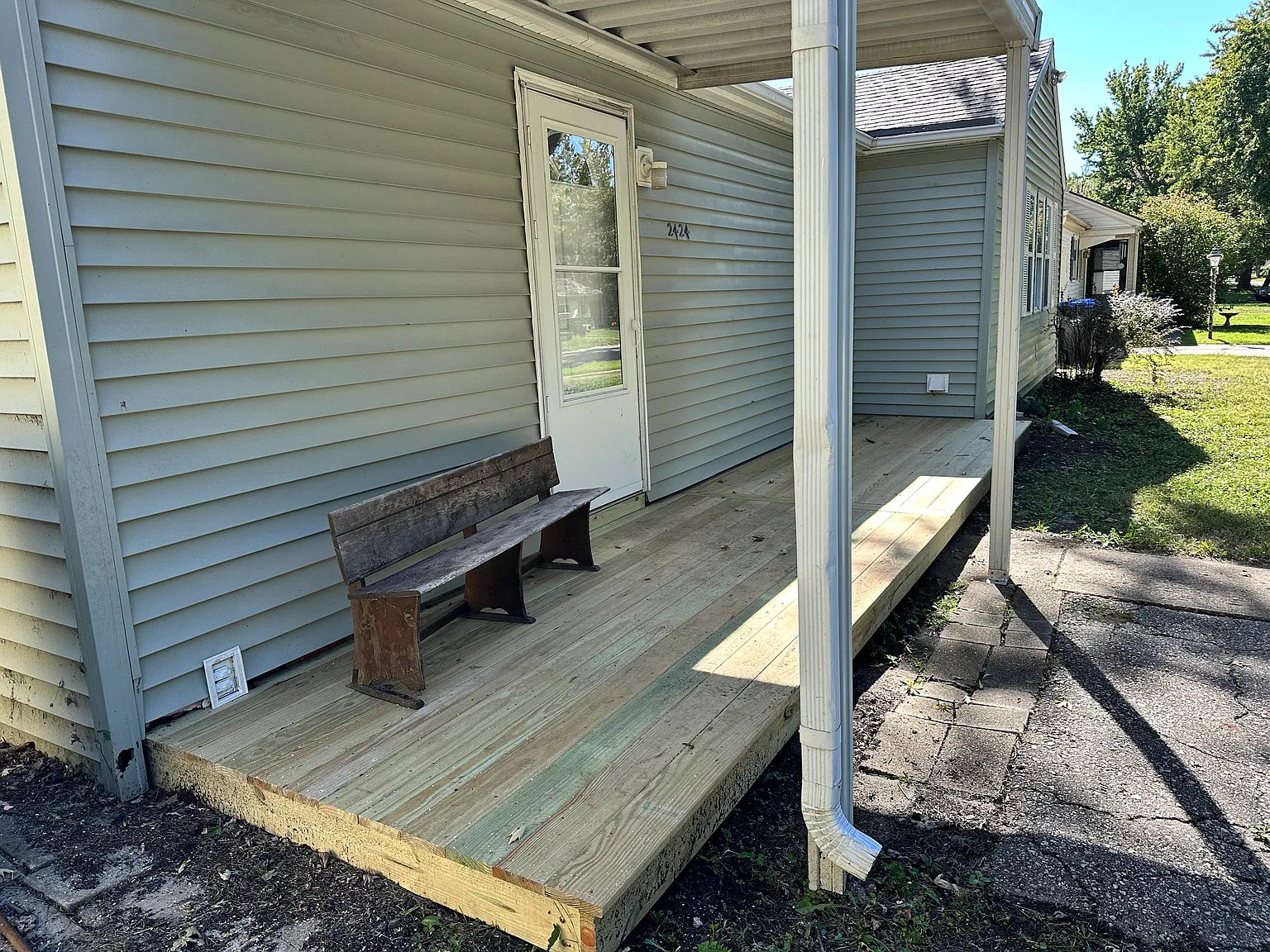 2 bed, 1008 sqft, $1,300 — Photo 2