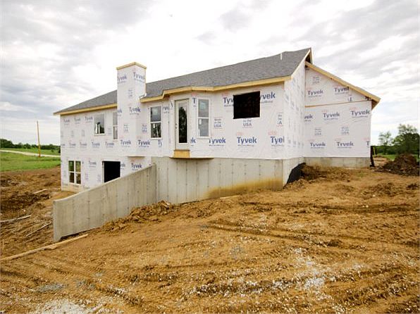 2nd image of 165 Charlie Dr