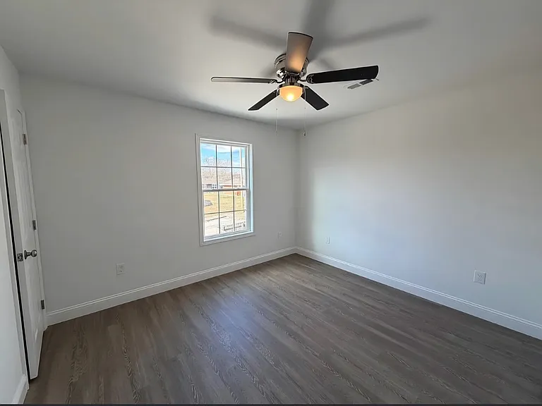 1407 Madison St — Photo 10