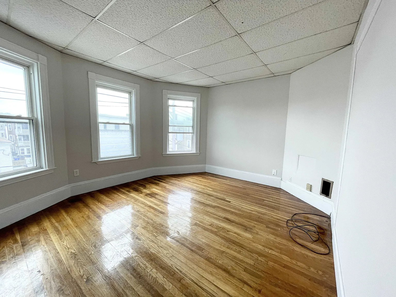 4 bed, $3,600 — Photo 2