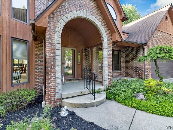 3rd image of 30 Alran Dr
