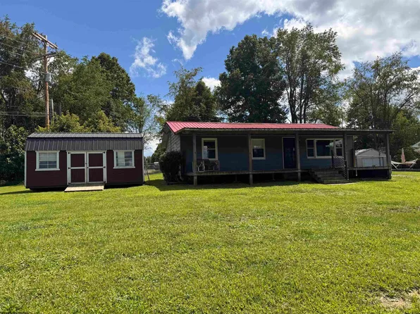 426 Oak St, Jane Lew, WV 26378